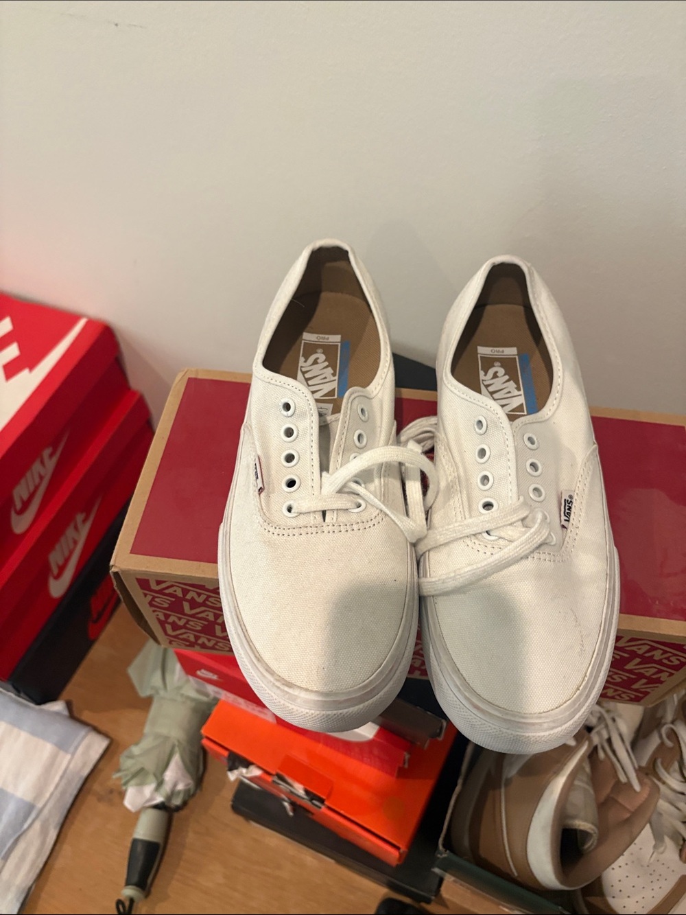 Vans Men’s Classic White Canvas Low-Top Sneakers